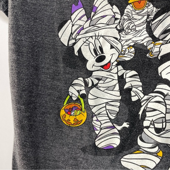 Disney Halloween T Shirt Tee Large Short Sleeve Soft Heather Gray CREEP IT REAL - Picture 4 of 5